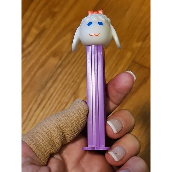 Vintage White Lamb Red Bow Purple 1979 Pez 4 Inch Dispenser With Feet - Picture 7 of 12